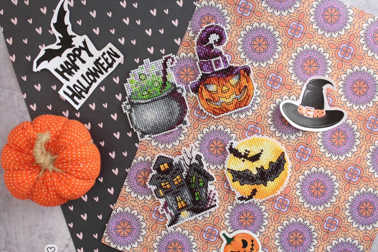 Funny Spookiness SR-310 Plastic Canvas Counted Cross Stitch Kit